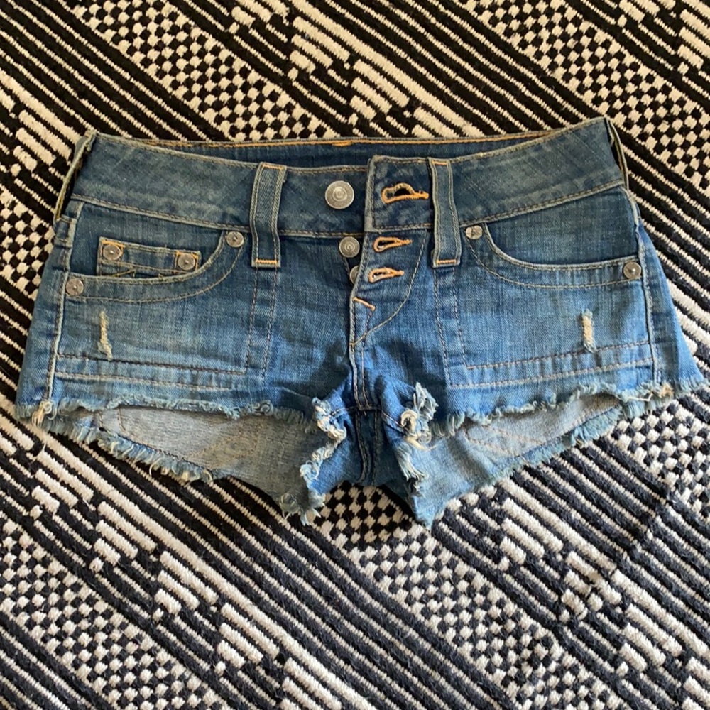 True Religion Denim Shorts! Size 25